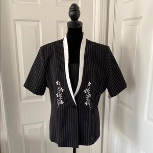 Dress Savvy Vintage Black Pinstripe Blazer with White Floral Detail